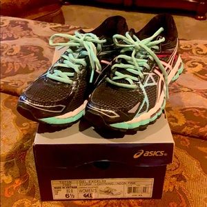 Women’s Asics athletic shoes size 6.5